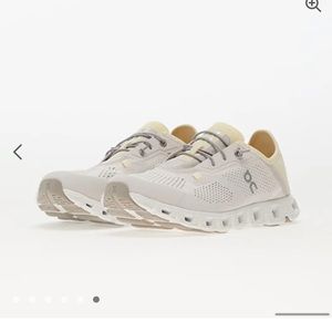 On Cloud Coast like new